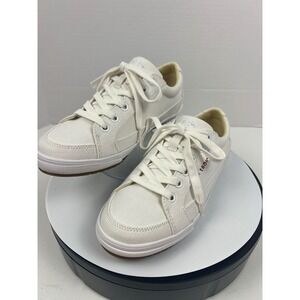 Taos Star White Canvas Lace Up Comfortable Work Sneakers Women 7W Wide Comfort